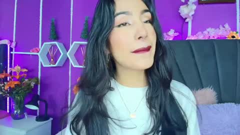 Snapshot of jenner_mills chatting on 12.15.24 Jenner online show from 12.15.24