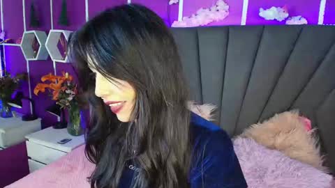 Snapshot of jenner_mills chatting on 12.15.24 Jenner online show from 12.15.24