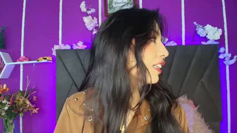 Snapshot of jenner_mills chatting on 12.15.24 Jenner online show from 12.15.24