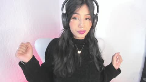 Snapshot of jenner_mills chatting on 12.27.24 Jenner online show from 12.27.24