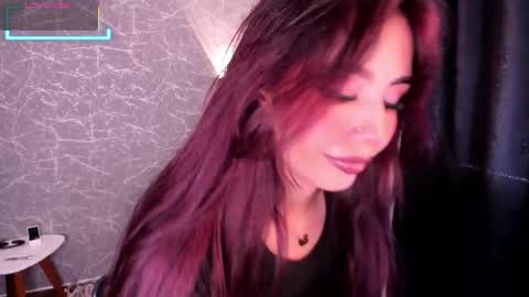 Snapshot of jenner_mills chatting on 10.12.25 Jenner online show from 10.12.25