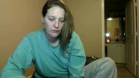 Snapshot of jennibean6996 chatting on 01.06.25 Jennibean6996 online show from 01.06.25
