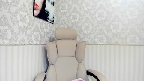 Jennifer online show from 10.05.25