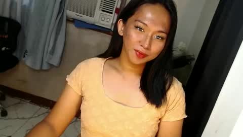 Snapshot of jennifer_licious chatting on 10.08.25 Jenny online show from 10.08.25