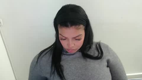 Snapshot of jennifer_oliveira chatting on 09.10.25 Jenn 3 online show from 09.10.25