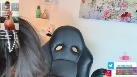 Snapshot of jennifer_scot chatting on 01.10.26 JENNIFER online show from 01.10.26