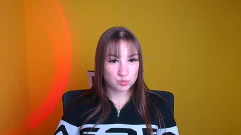 Snapshot of jennifer_xo_ chatting on 12.03.24 Jennifer online show from 12.03.24