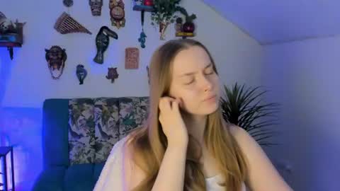 Jennifer online show from 06.11.26