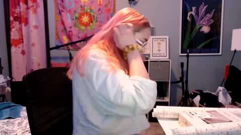 Jennifer Gwen online show from 02.27.25