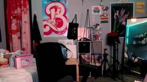 Jennifer Gwen online show from 09.11.25