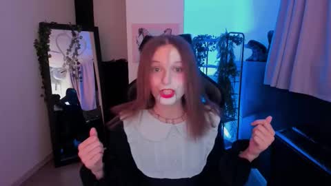 jenniferkiim online show from 10.31.25