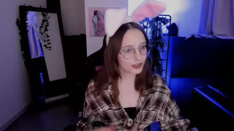 jenniferkiim online show from 11.11.25