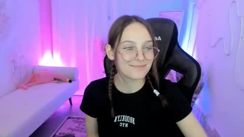 jenniferkiim online show from 01.05.26