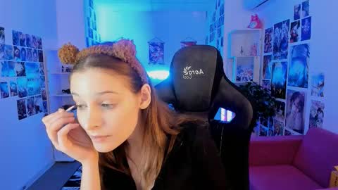 jenniferkiim online show from 03.03.26