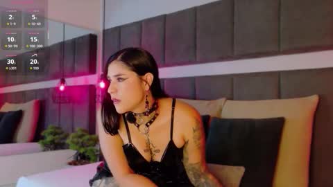 Snapshot of jennvalk chatting on 12.05.25 Jenn online show from 12.05.25