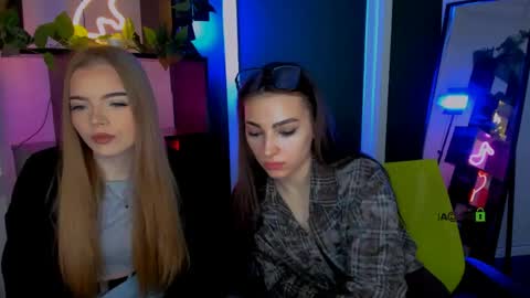 Snapshot of jenny_donne chatting on 03.24.26 jenny_donne online show from 03.24.26