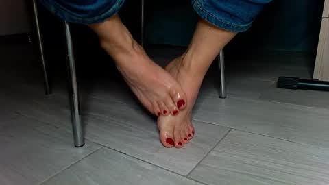 Snapshot of jenny_fighterfeet chatting on 02.18.25 Jenny online show from 02.18.25