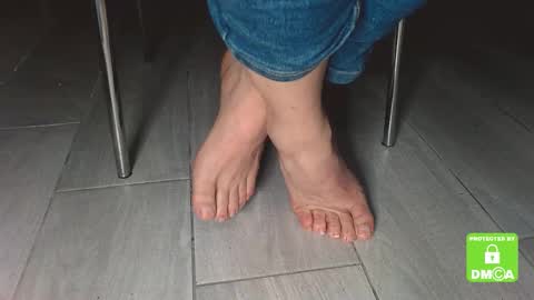 Snapshot of jenny_fighterfeet chatting on 02.20.25 Jenny online show from 02.20.25