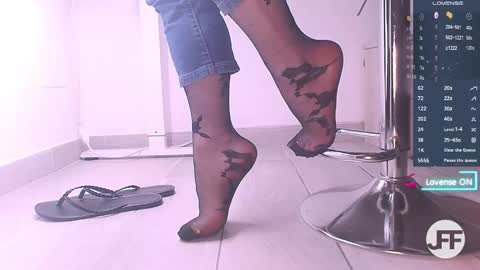 Snapshot of jenny_fighterfeet chatting on 10.03.25 Jenny online show from 10.03.25