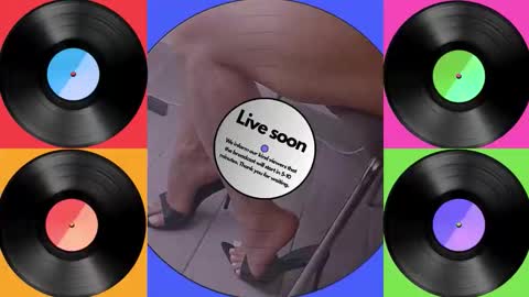 Snapshot of jenny_fighterfeet chatting on 10.23.25 Jenny online show from 10.23.25