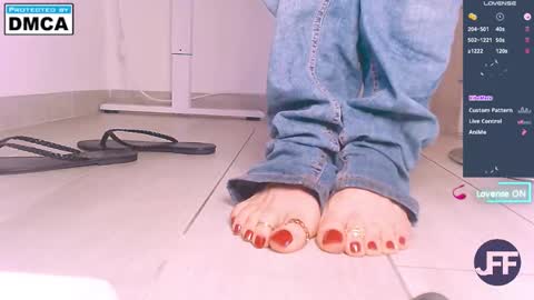 Snapshot of jenny_fighterfeet chatting on 10.25.25 Jenny online show from 10.25.25