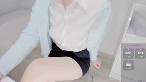 Snapshot of jenny_p2 chatting on 10.29.25 jenny_p2 online show from 10.29.25