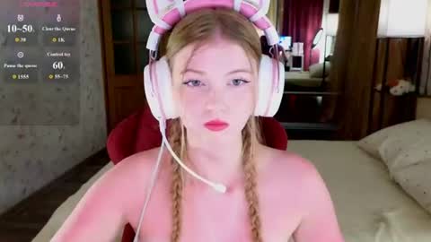 Snapshot of jennykiss11 chatting on 06.26.26 your dream online show from 06.26.26