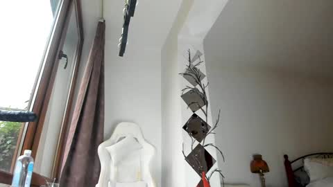 infamous blondiechloe.             Jennyjennywildd online show from 10.15.25