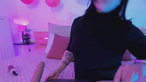 Angela online show from 10.07.25