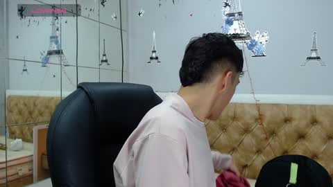 Snapshot of jeremias_1 chatting on 12.29.24 JEREMIAS online show from 12.29.24