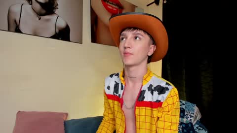 Snapshot of jeremy_salvatore_ chatting on 01.15.25 jero independent model online show from 01.15.25