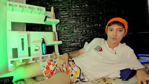 Snapshot of jeremy_salvatore_ chatting on 03.11.25 jero independent model online show from 03.11.25