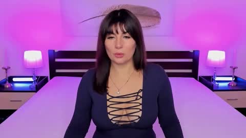 Snapshot of jes_leone chatting on 10.19.25 JESS online show from 10.19.25