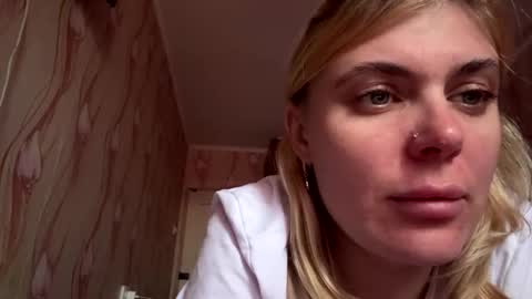 Snapshot of jeslynomert chatting on 10.27.25 JeslyNomert online show from 10.27.25