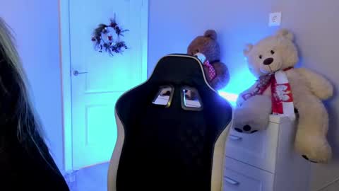 jess1ca_rabb1t online show from 12.02.24