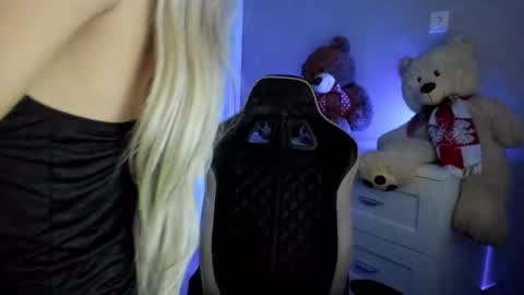 jess1ca_rabb1t online show from 01.22.25