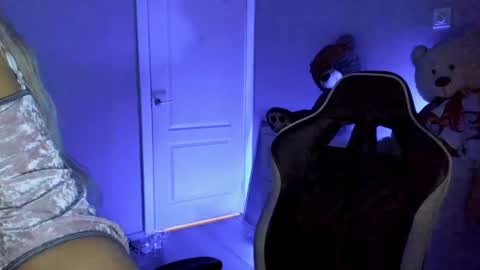 jess1ca_rabb1t online show from 01.25.25