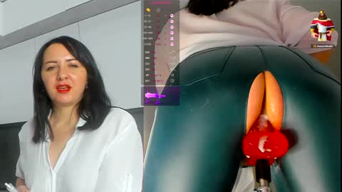 Snapshot of jess_benz chatting on 12.25.24  Jessica  online show from 12.25.24