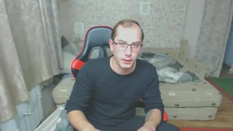 Snapshot of jess_nest chatting on 10.20.25 Jess online show from 10.20.25