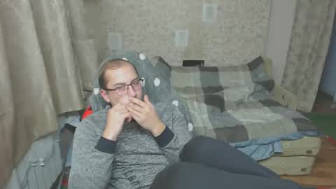 Snapshot of jess_nest chatting on 10.24.25 Jess online show from 10.24.25