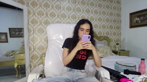 jessb_ online show from 11.11.25