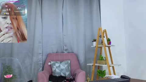 bella  adams online show from 12.20.24
