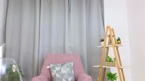 bella  adams online show from 12.28.24