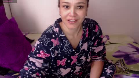 Snapshot of jessi_robertss chatting on 12.28.24 jessica online show from 12.28.24