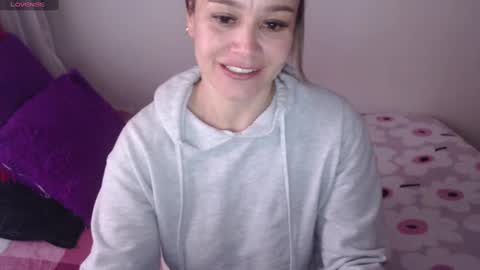 Snapshot of jessi_robertss chatting on 01.03.25 jessica online show from 01.03.25