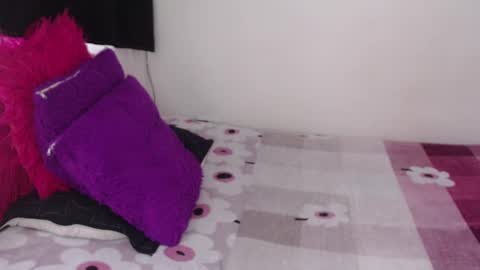 Snapshot of jessi_robertss chatting on 02.21.25 jessica online show from 02.21.25