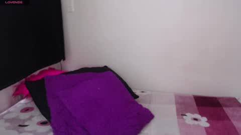 Snapshot of jessi_robertss chatting on 02.23.25 jessica online show from 02.23.25