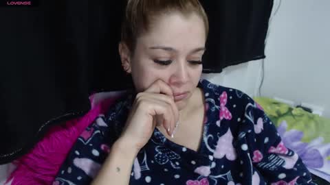 Snapshot of jessi_robertss chatting on 03.12.25 jessica online show from 03.12.25