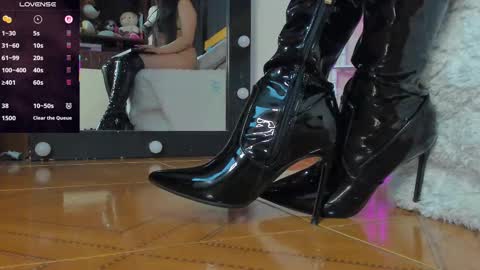                online show from 10.07.25