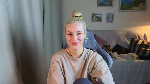 Snapshot of jessica_hanson chatting on 12.04.24 Jessy online show from 12.04.24